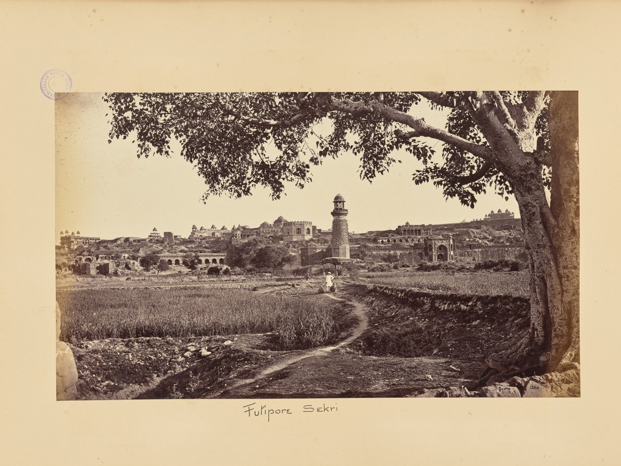 Fatehpur Sikri; vista general de las ruinas (lado oeste), desde el pie de la colina de Samuel Bourne