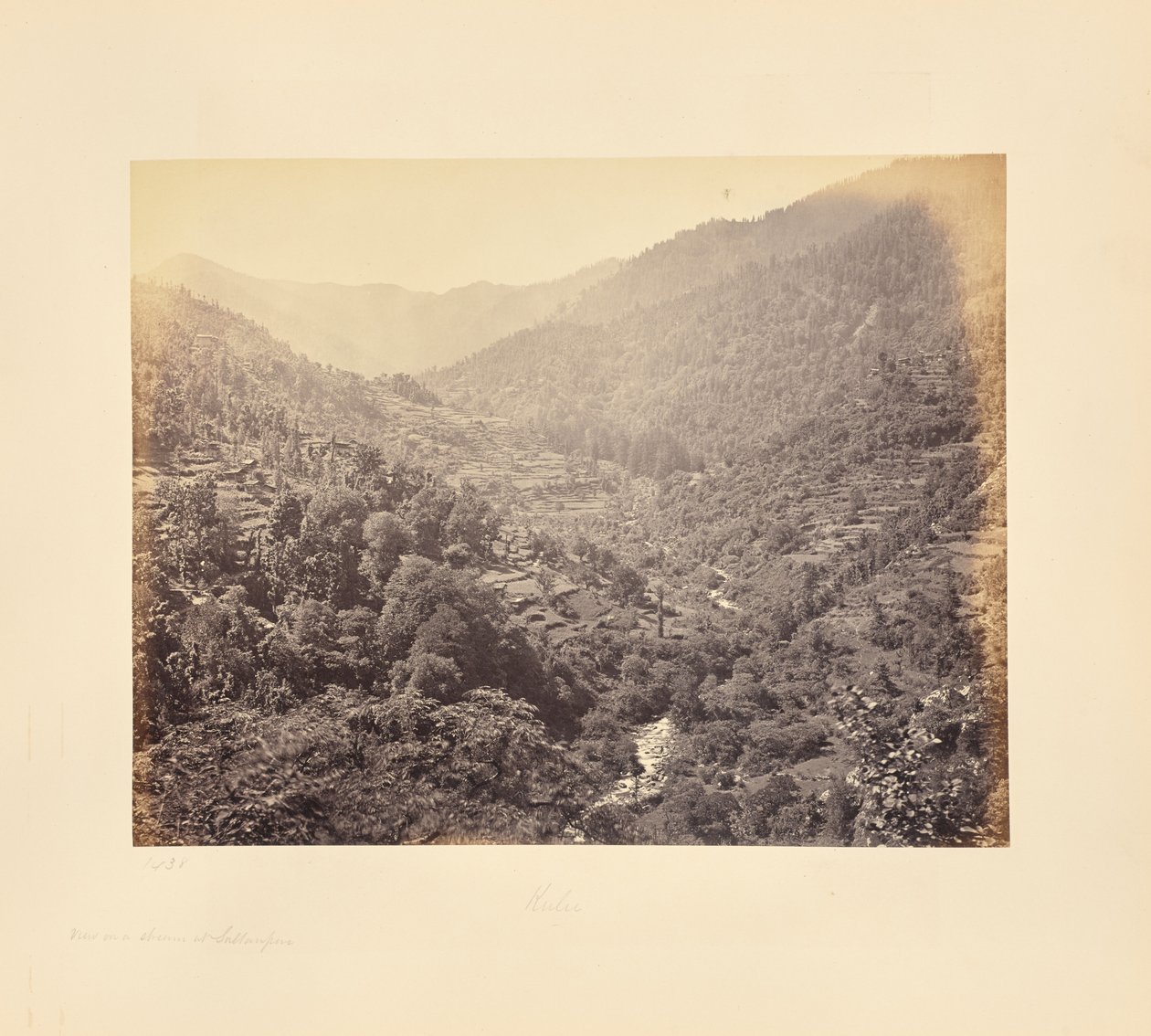 Valle de Kulu por debajo de Rusala de Samuel Bourne