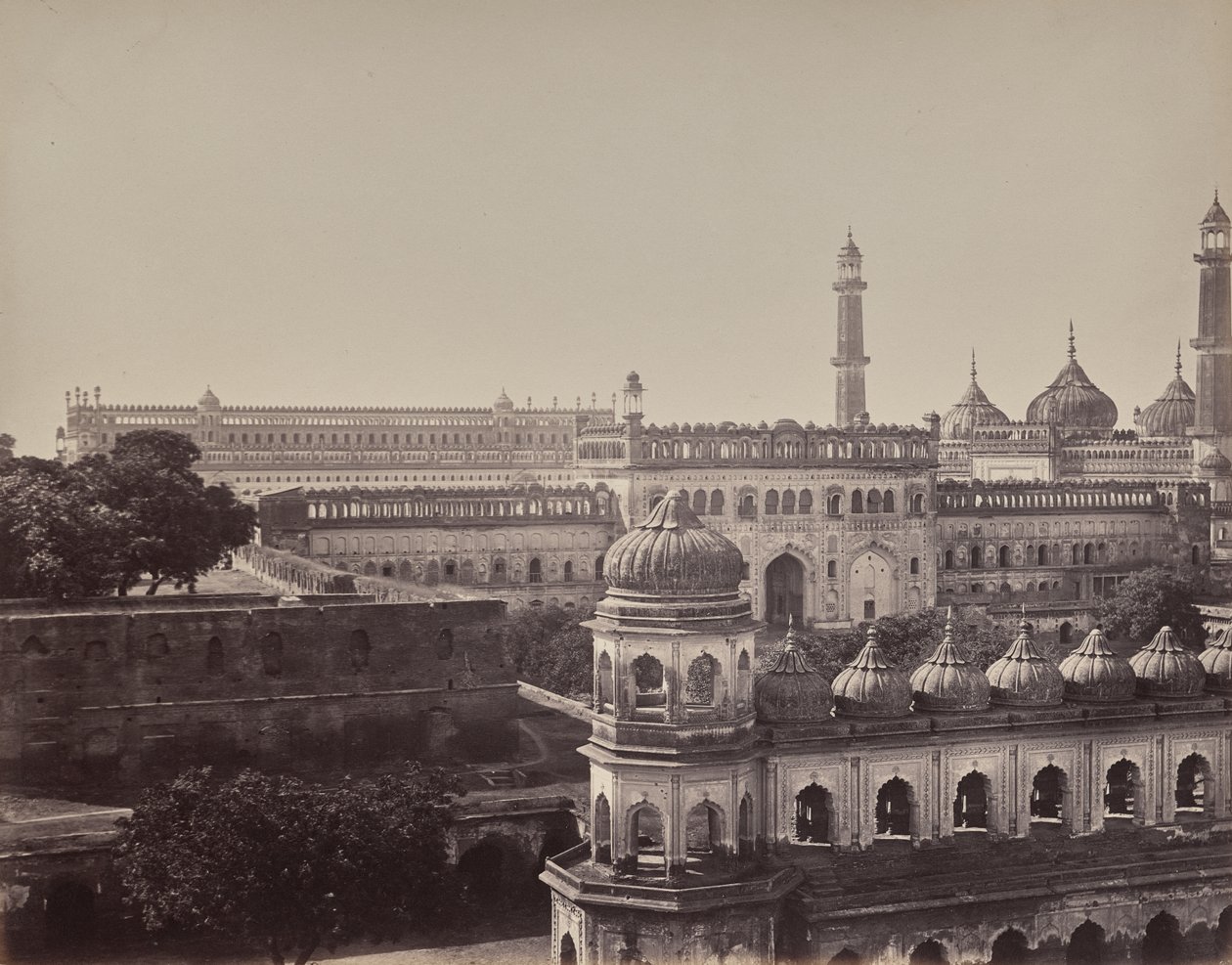 Lucknow. El Gran Imambara y la mezquita de Samuel Bourne