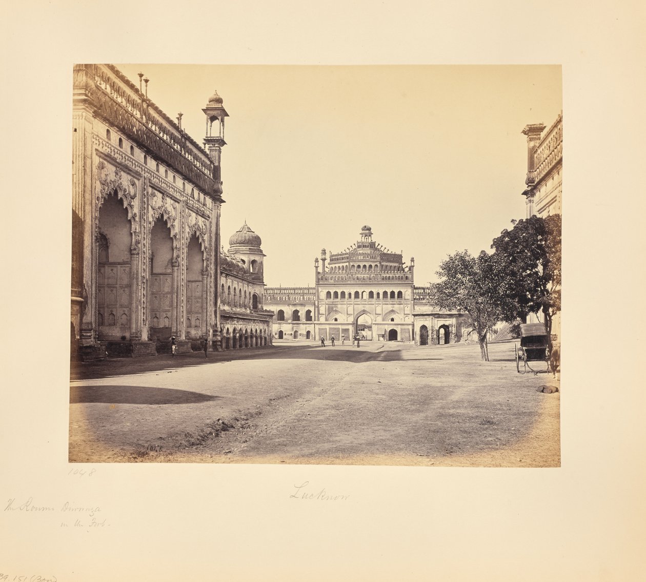 Lucknow; el Roumi Darwaza en el fuerte de Samuel Bourne