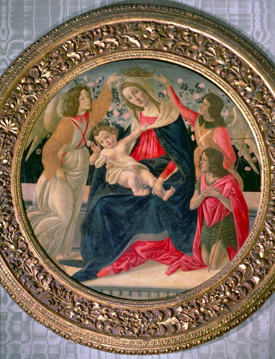 Madonna y el Niño con ángeles y San Juan de Sandro Botticelli