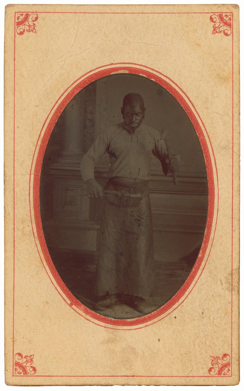 Retrato de un hombre con herramientas,c. 1875 (foto) de Sarah Luse Larimer