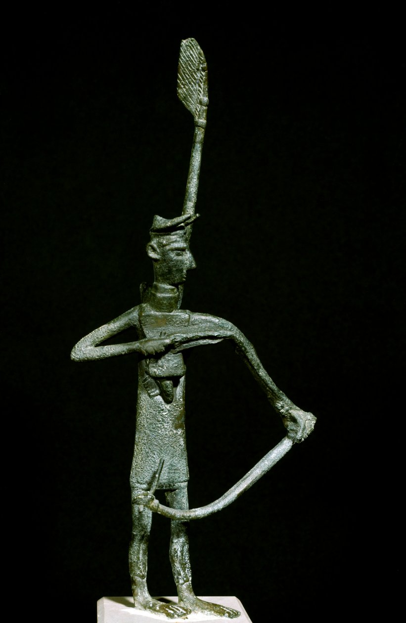 Cultura nurágica (nuraghi) sarda: estatuilla de arquero de bronce. Siglos VIII-VII a.C. de Sardinia Nuragic Civilization