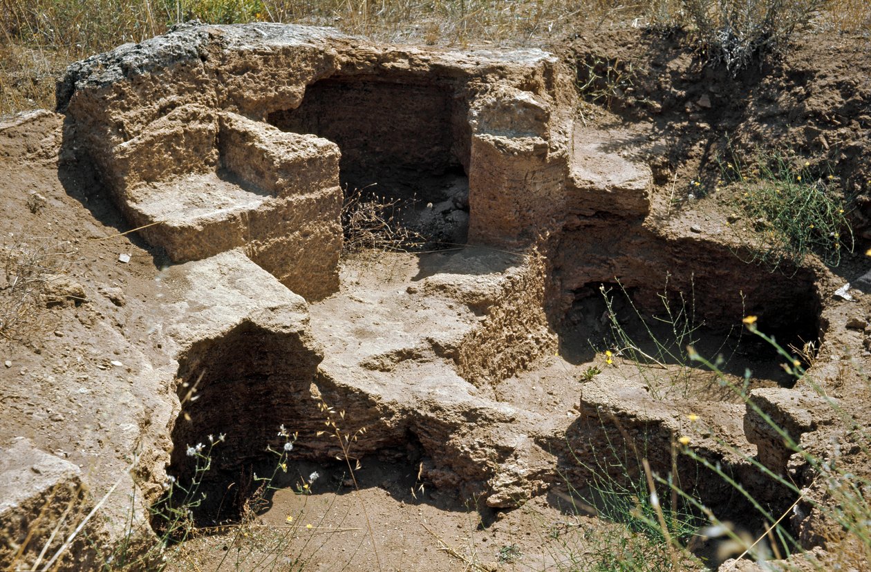 Cultura nurágica (nuraghi) sarda: ruinas de la ciudad prenurágica en el sitio megalítico de Anghelu Ruju: la torre central. Siglo XX a.C. Alghero, Cerdeña, Italia de Sardinia Nuragic Civilization
