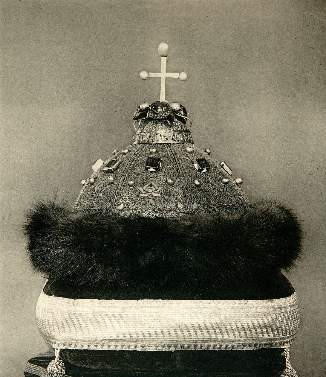 La Capucha de Monomakh de Scherer Nabholz and Co