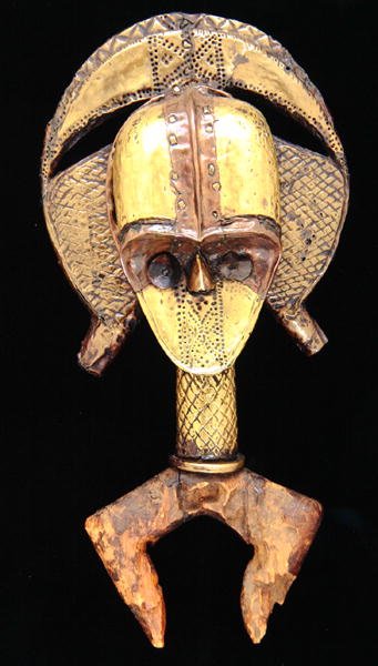 Figura relicario, Cultura Kota (madera, cobre, latón y hierro) de School African