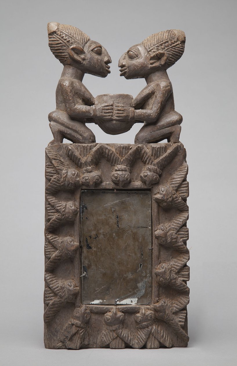 Estuche para espejo yoruba (madera) de School African