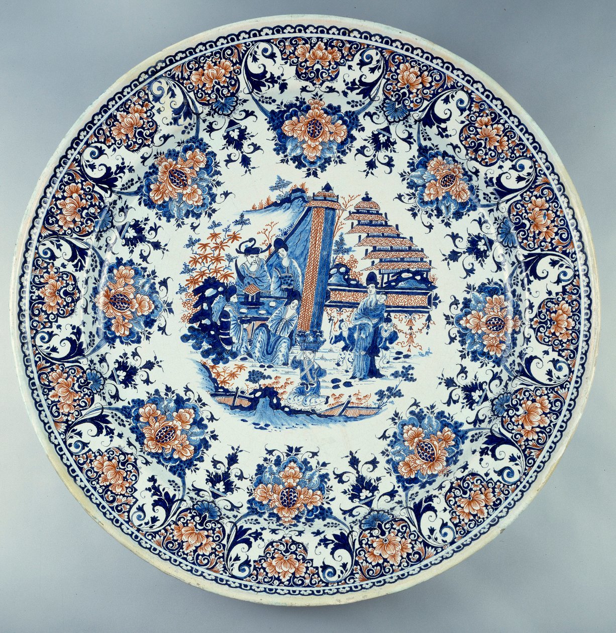 Chinoiserie. Plato de loza con decoración china. Anónimo Cerámica de School Chinese