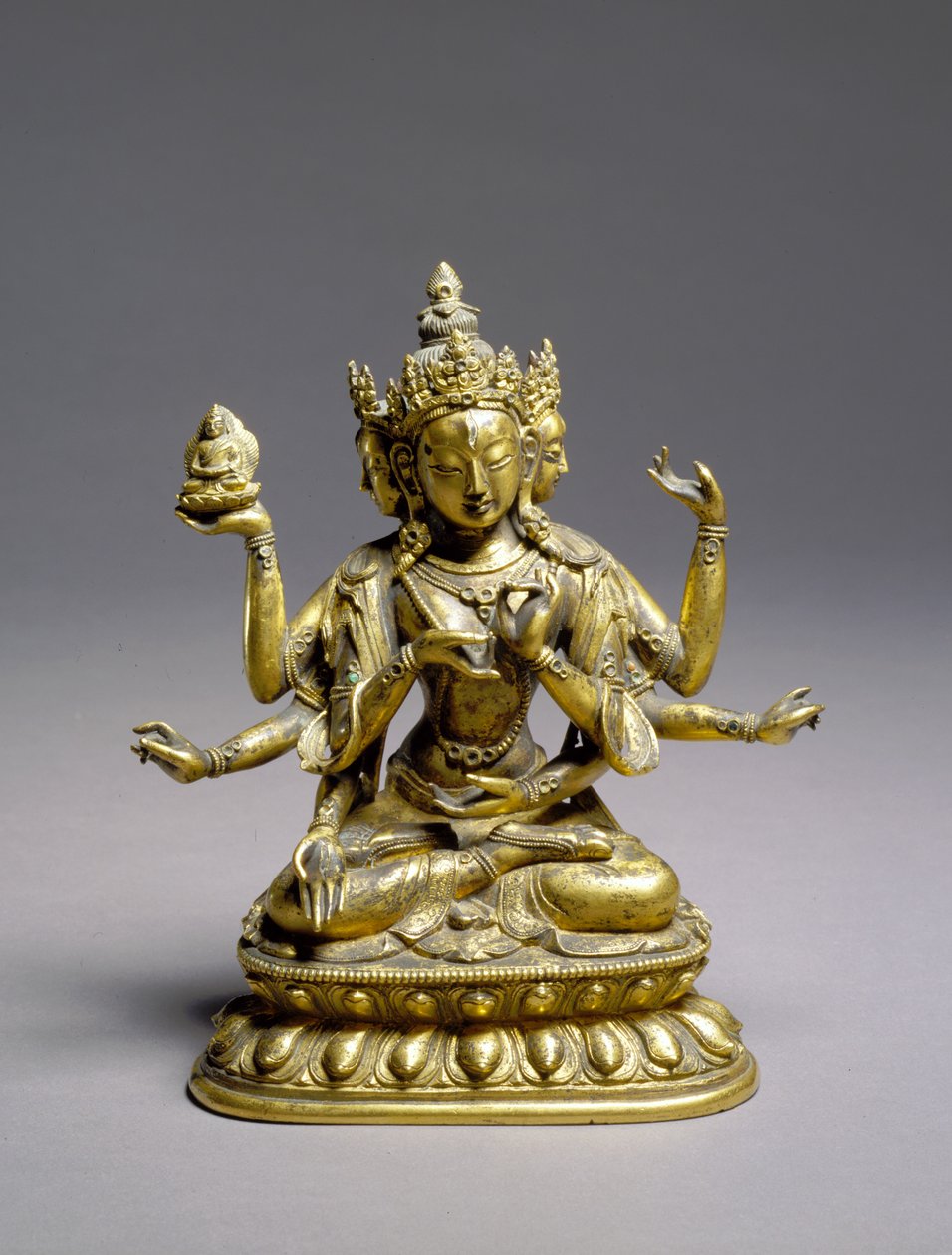 Usnisavijaya sentado, dinastía Qing (bronce dorado y malaquita) de School Chinese