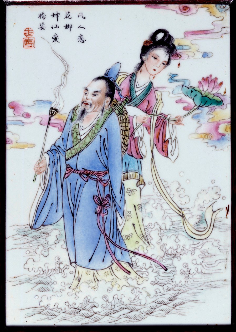 Alegoría del verano. Una mujer sosteniendo una flor de lirio y un hombre sosteniendo un anillo de incienso caminando a través del rocío. Pintura anónima sobre porcelana de School Chinese