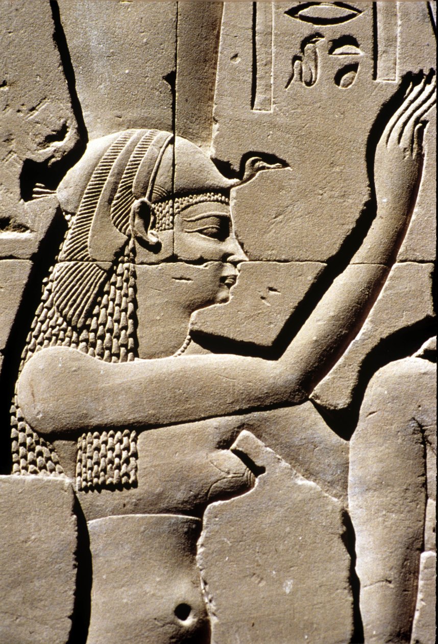 Antiguo Egipto, Talla mural, Diosa Isis, Templo de Horus, Edfu, 237 - 57 a.C. (foto) de School Egyptian