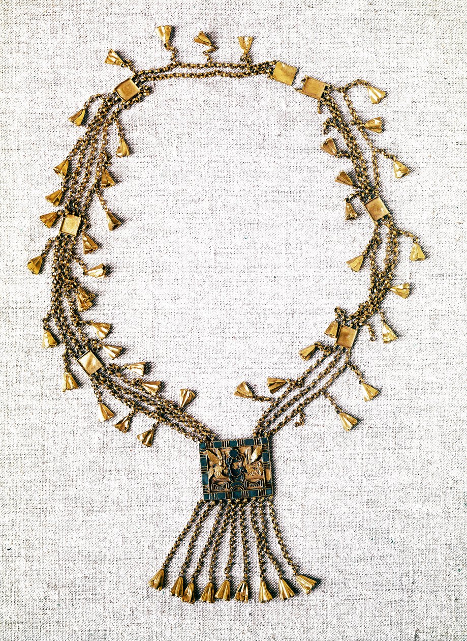 Antigüedades egipcias: collar de oro del faraón Pinedjem. 21ª dinastía (ca. 1069-945). París, Museo del Louvre de School Egyptian