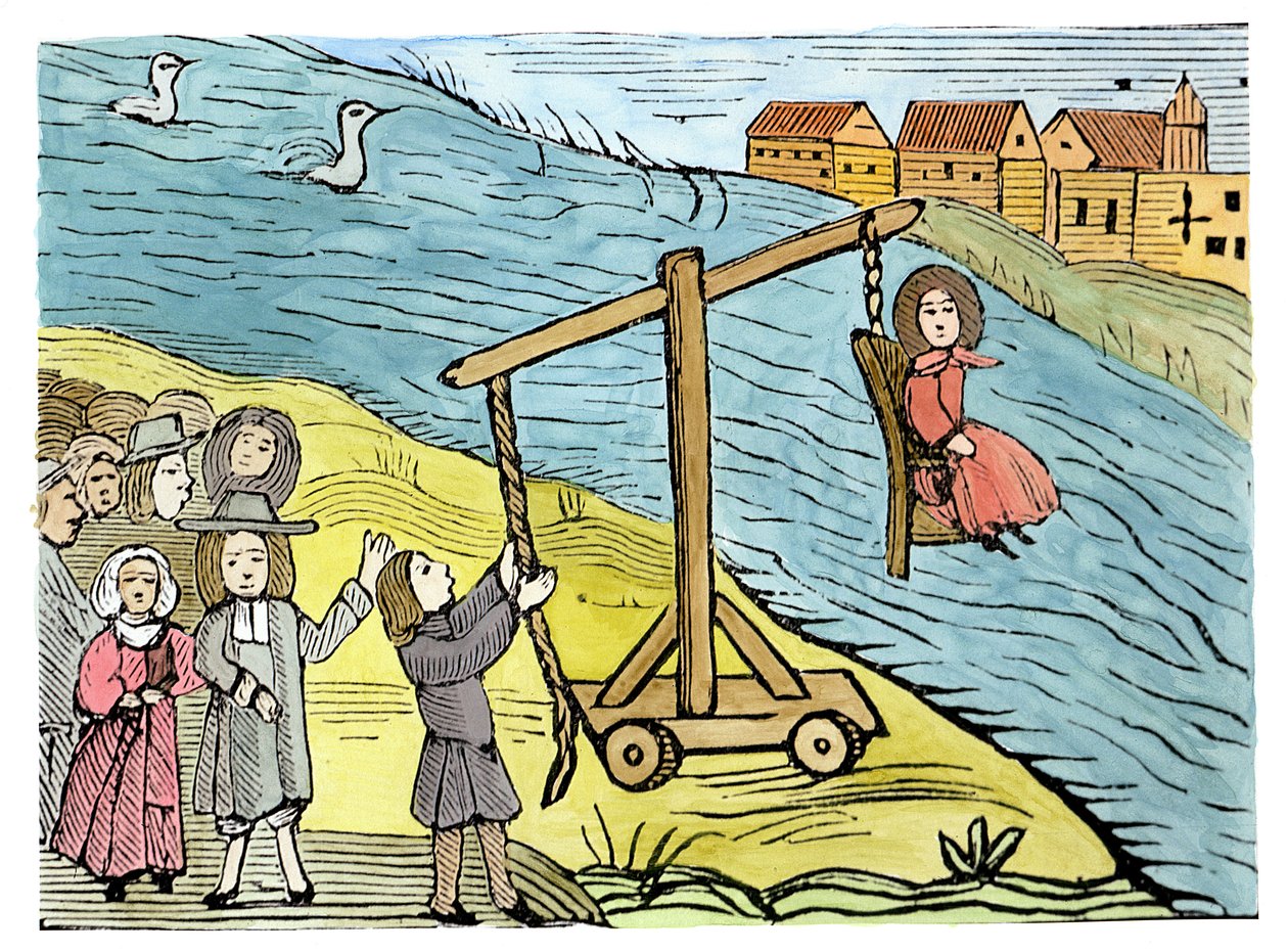 Mujer en un taburete, acusada de brujería, ilustración de una colección de cuadernos sobre temas esotéricos (xilografía) (coloreado posterior) de School English
