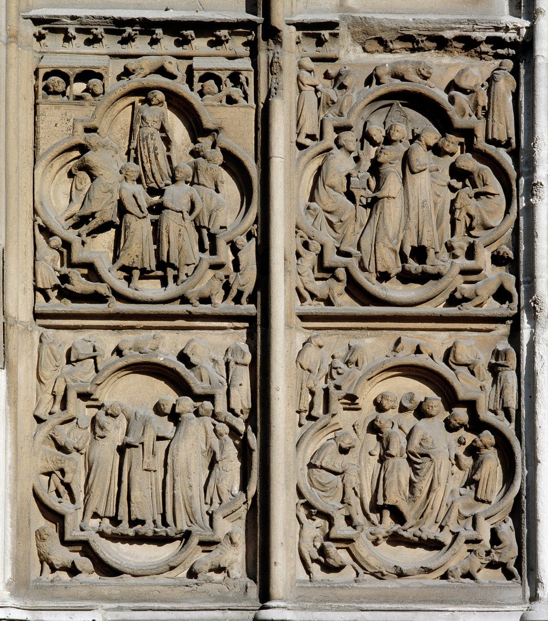 Arte gótico: escenas de enseñanza. (detalle) del portal sur de la Catedral de Notre Dame en París de School French