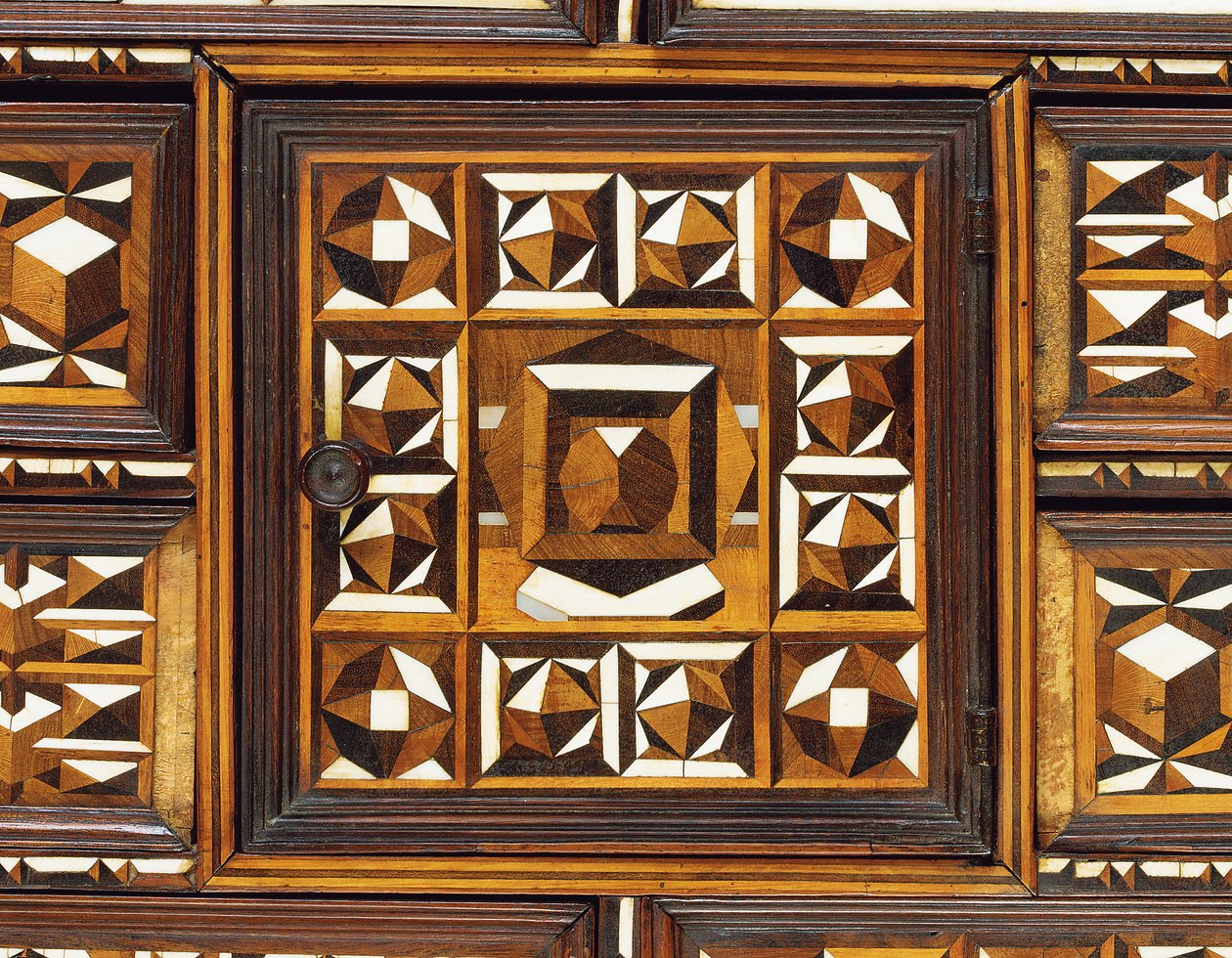 Gabinete de mesa con marquetería del sur de Alemania (ébano, marfil, nogal y madera de frutas) de School German