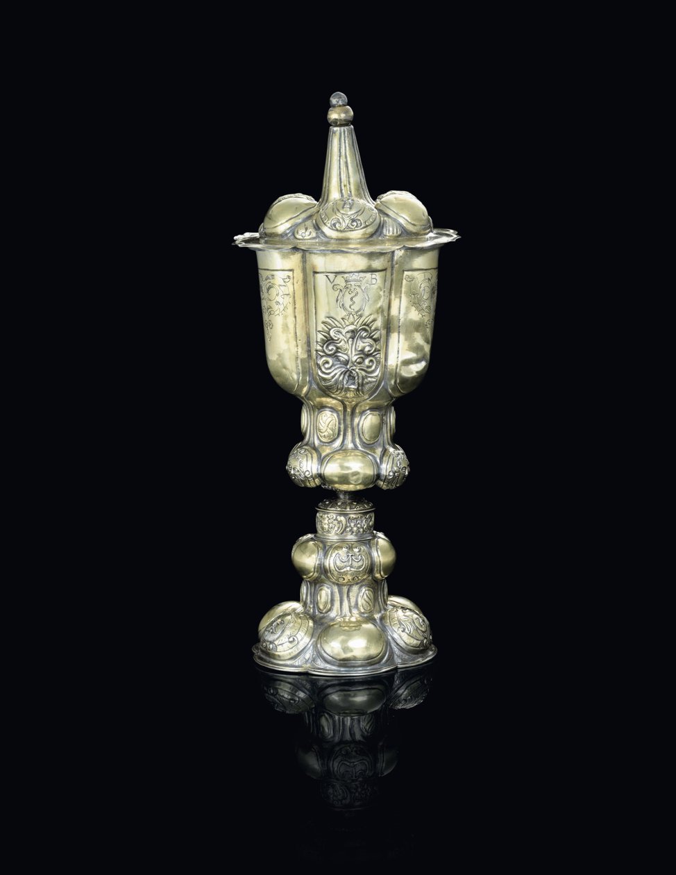 Copa con tapa, probablemente Transilvania, principios del siglo XVII de School Hungarian
