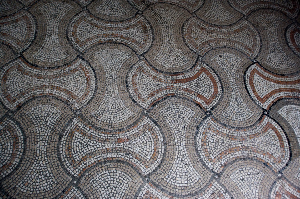 (detalle) de la decoración del suelo (mosaico) de School Italian