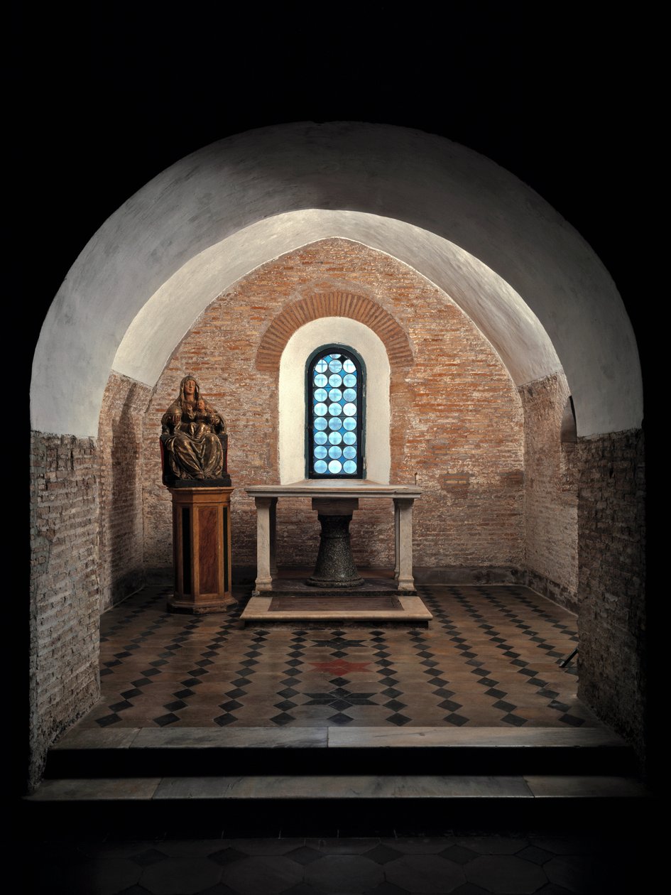 Vista de la primera capilla de la iglesia de los Santos Vicente y Anastasio, Abadía de Tre Fontane de School Italian