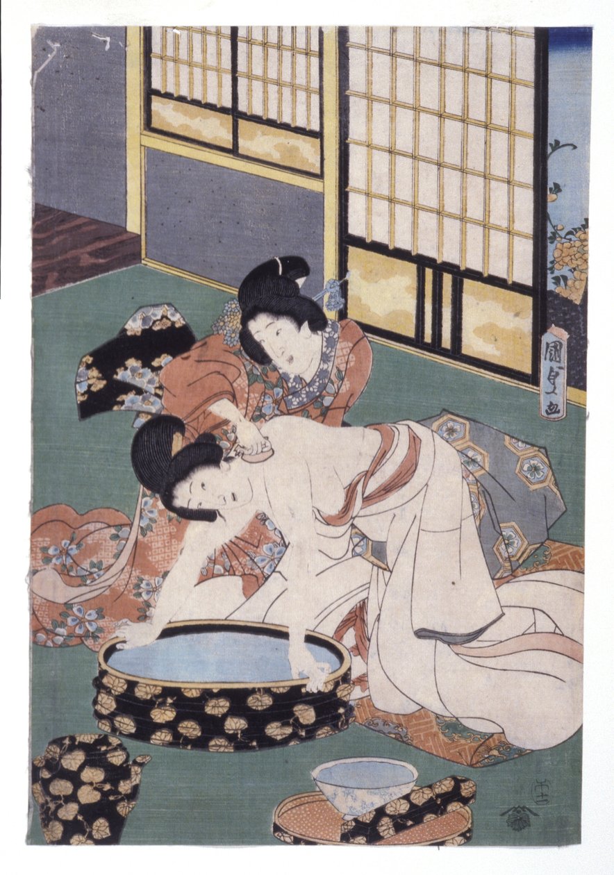 Compañero limpiando polvo del cuello y los hombros de una mujer (xilografía en color) de School Japanese