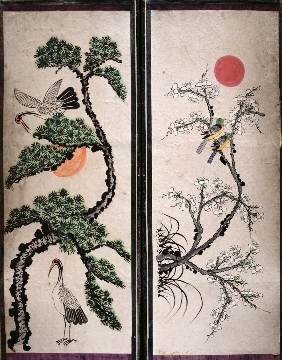 Dos paneles de un biombo de ocho pliegues que representan pájaros y flores (pigmentos naturales sobre papel) de School Korean