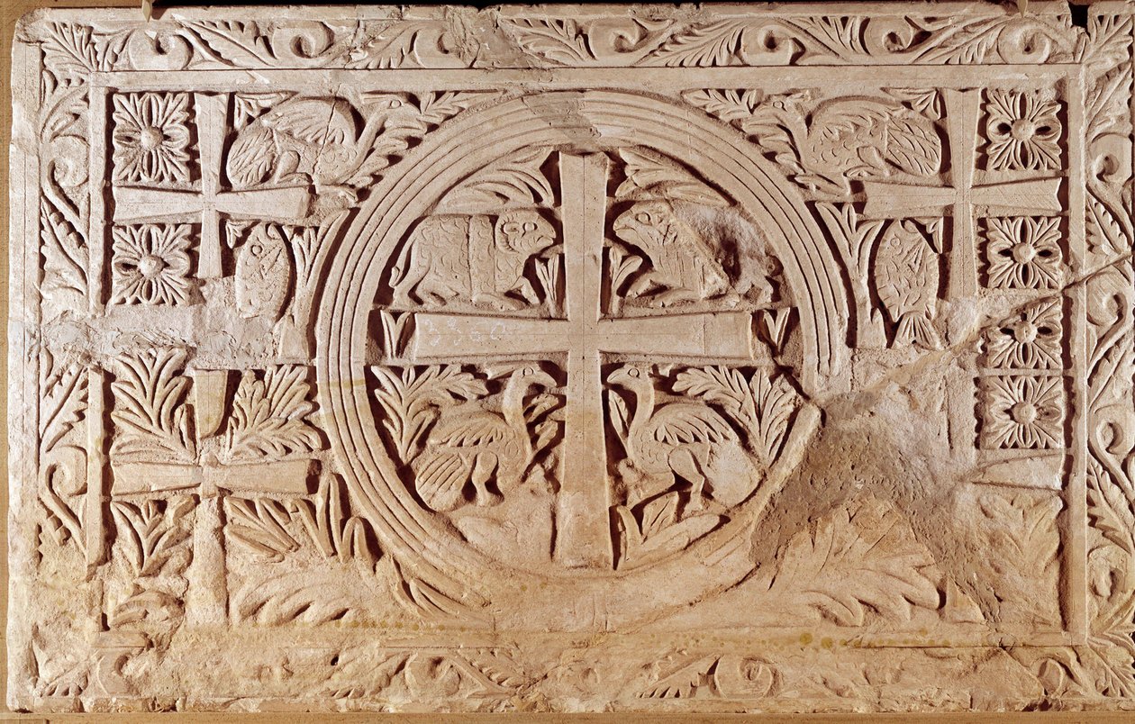 Losa del presbiterio, elemento de cierre del coro de una iglesia. de Líbano. Siglos V-VI d.C. Dim. 0,78x1,27 m. París, Museo del Louvre de School Lebanese