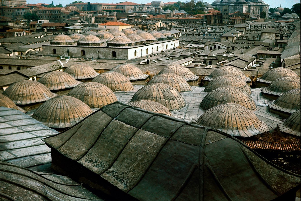 Vista panorámica de Estambul, con cúpulas del Gran Bazar de School Ottoman