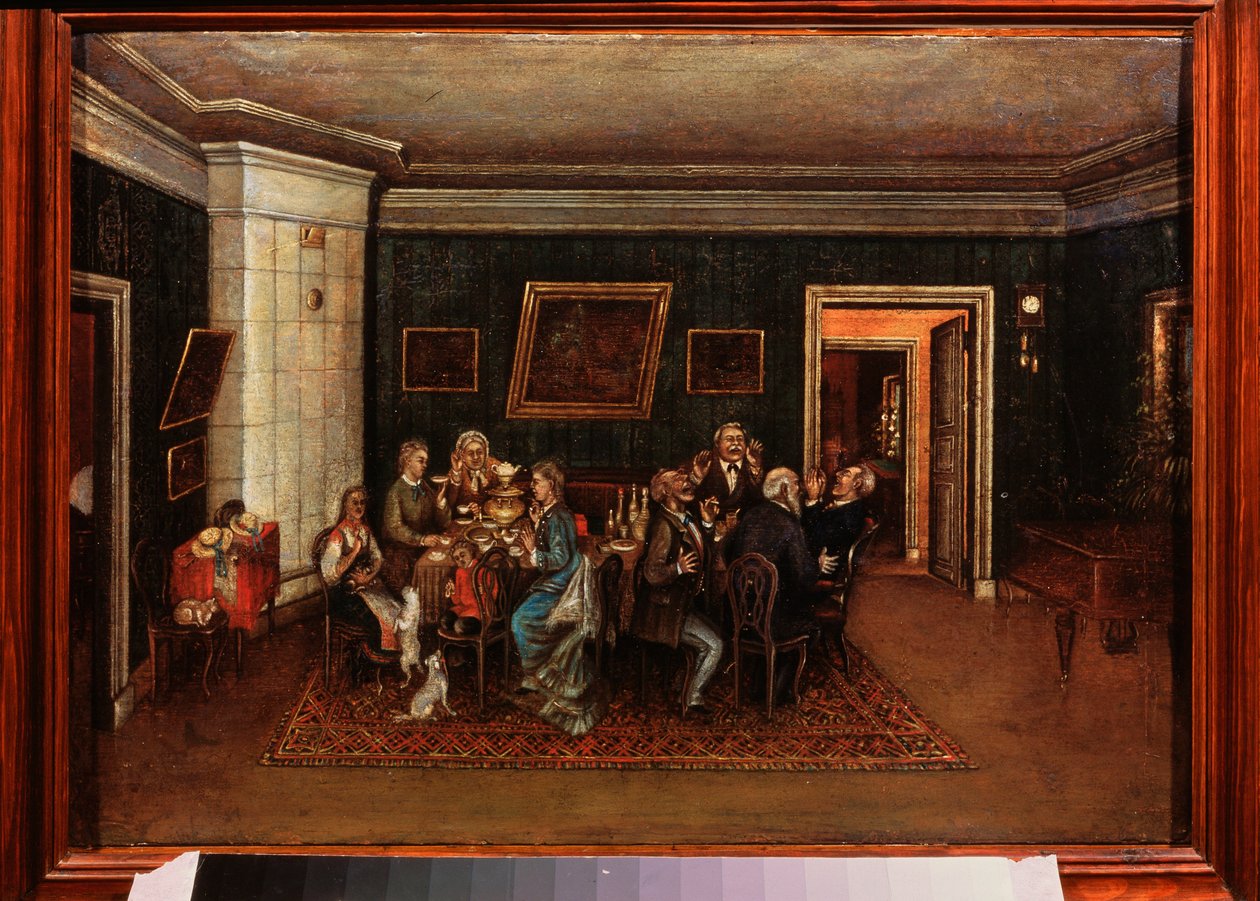 Recepción de noche. (Escenario de la vida cotidiana, familiares y amigos reunidos en torno a la mesa del comedor). Pintura de un maestro ruso, óleo sobre lienzo, mediados del siglo XIX. Museo Literario Central del Estado, Moscú. de School Russian