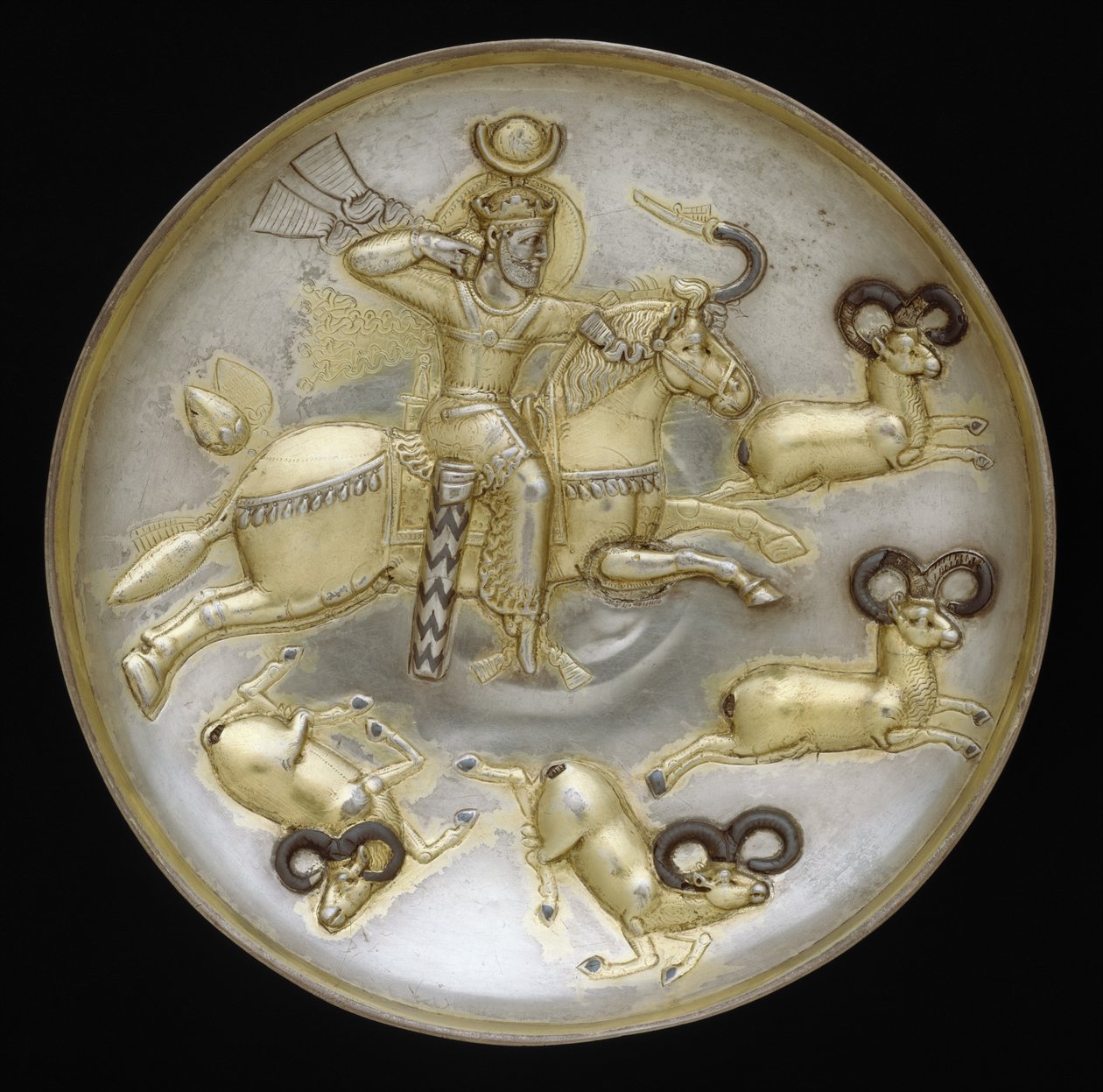 Plato con rey cazando carneros, c.500 d.C. de School Sasanian
