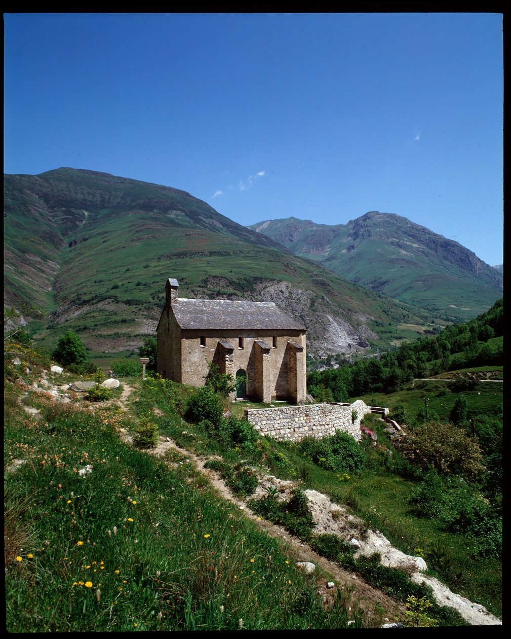 Vista de la capilla de San Pelegrín, Arties de School Spanish