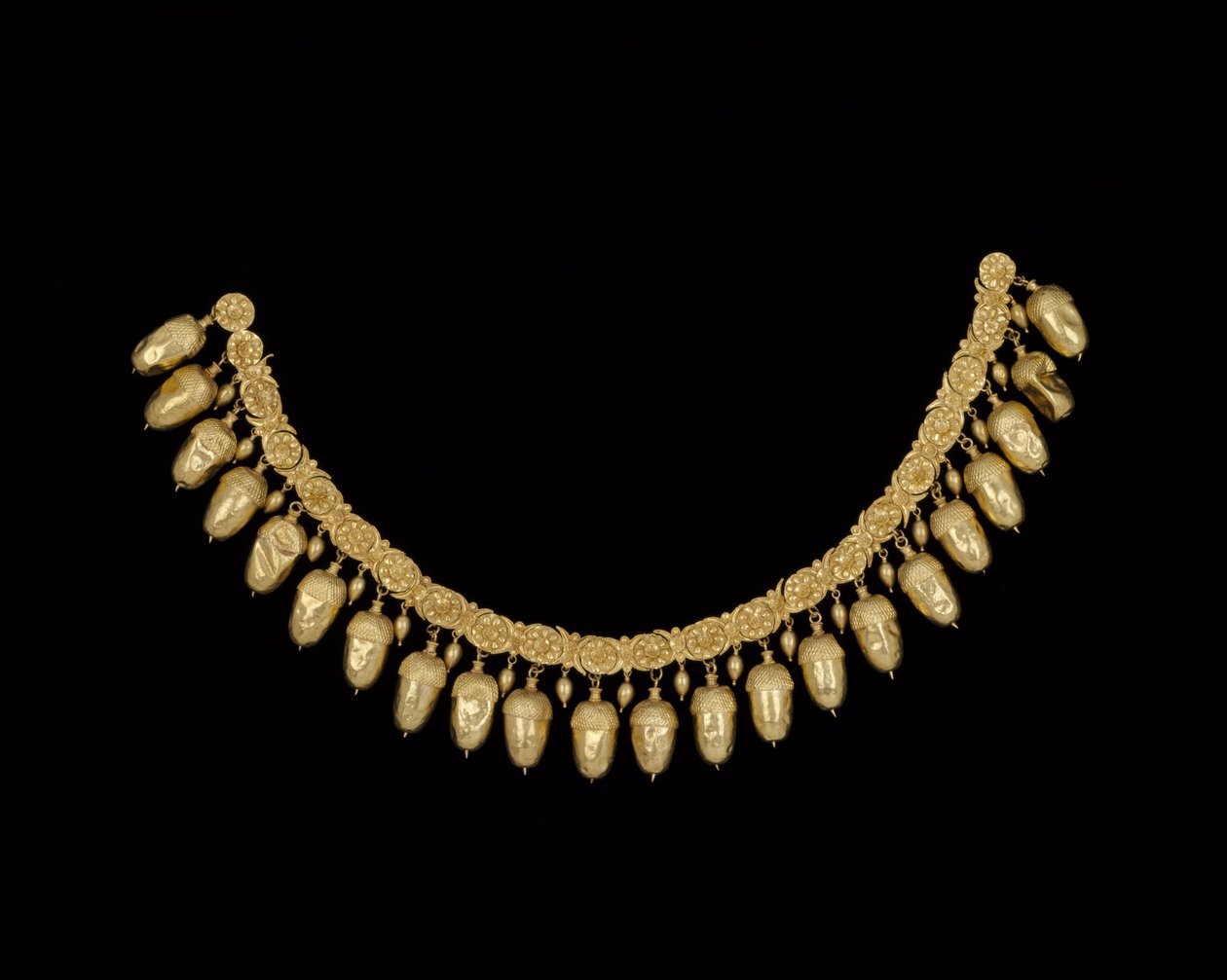 Collar de bellotas, de la tumba IV en Nymphaeum en Crimea, siglo V a.C. de Scythian