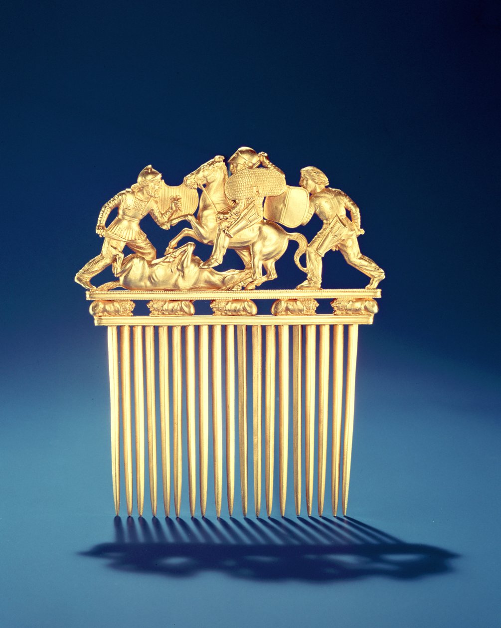 Frente de un peine escita, del túmulo funerario de Solokha, Estepa de Scythian