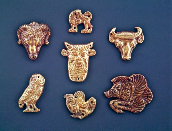 Placas ornamentales de vestimenta con influencia griega de Scythian