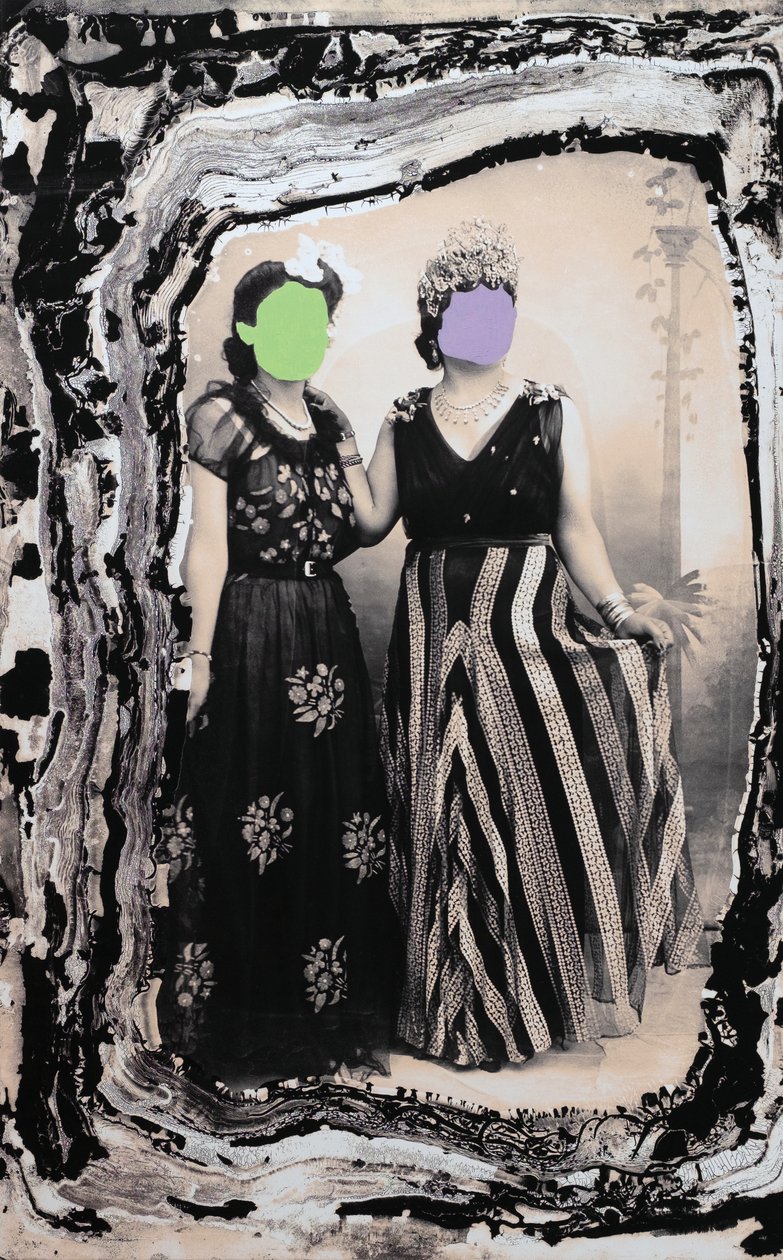 vestido para la fiesta, 2019 (técnica mixta) de Sergis Adamos