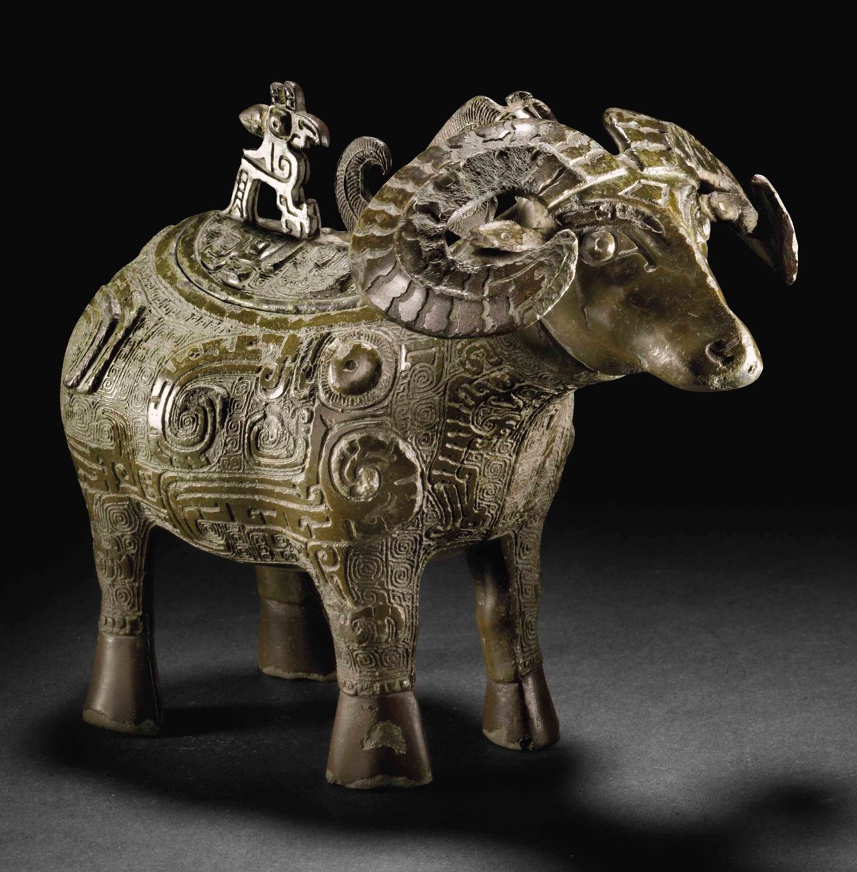 Vasija ritual en forma de carnero, Gong (bronce) de Shang Dynasty Chinese School