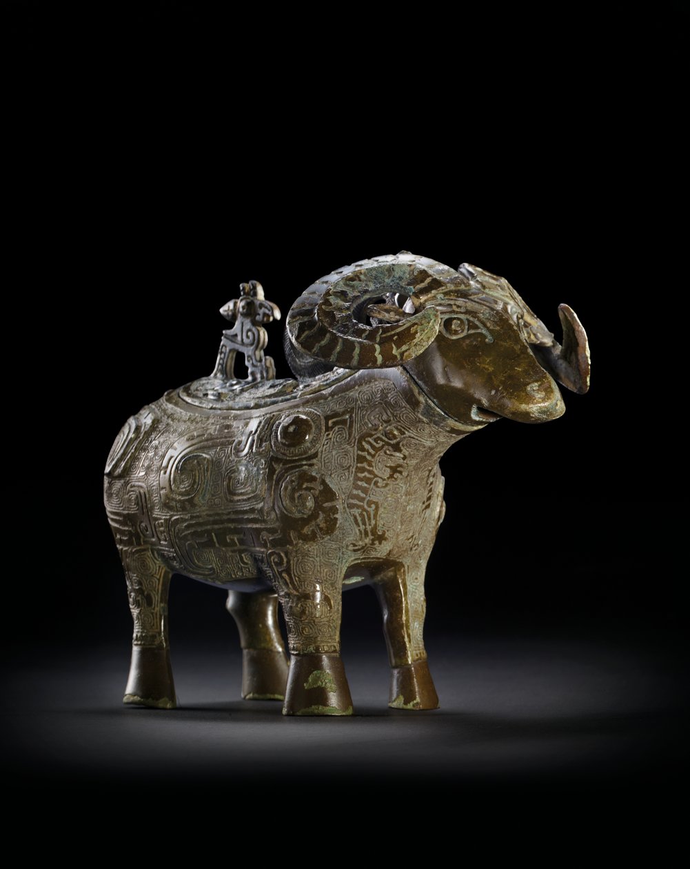 Vasija ritual en forma de carnero, Gong de Shang Dynasty Chinese School