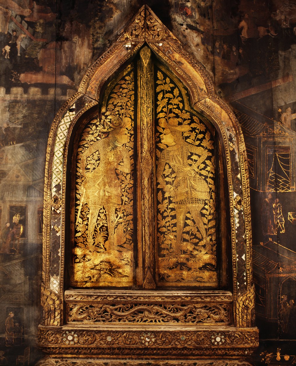 Ventana de la biblioteca que representa extranjeros de Siamese School