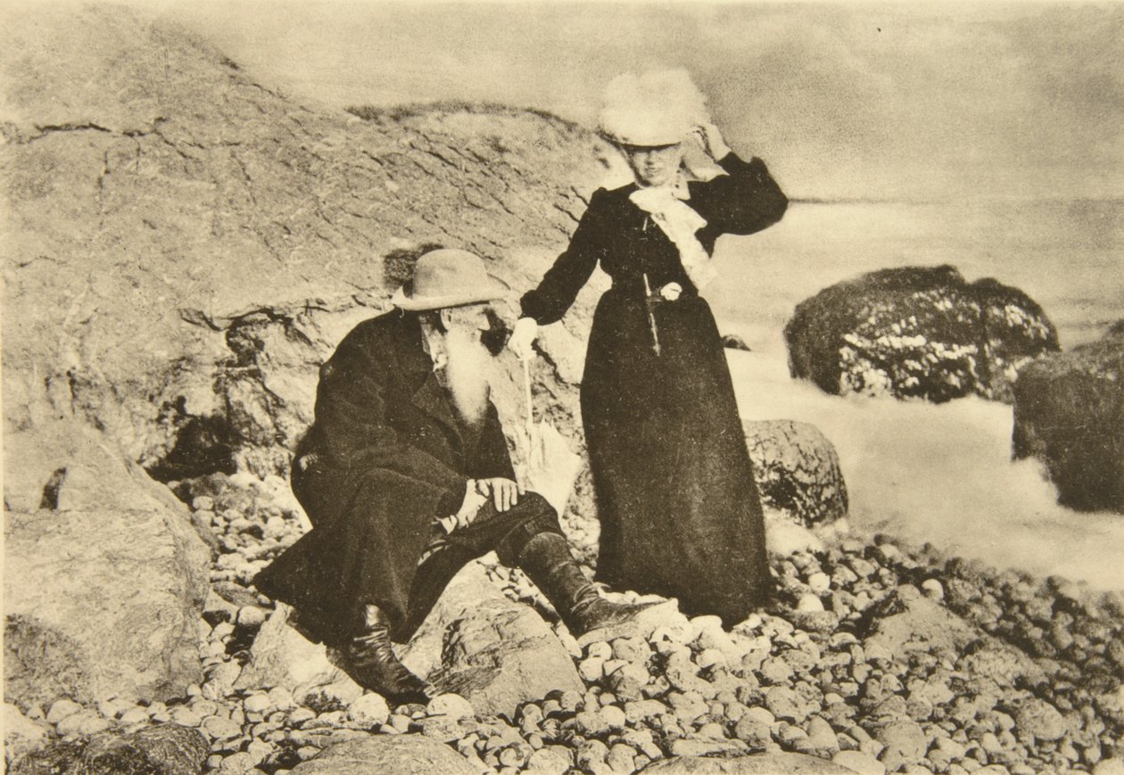 El autor ruso León Tolstói y su esposa Sofía junto al Mar Negro, Crimea, Rusia, 1902 de Sophia Andreevna Tolstaya