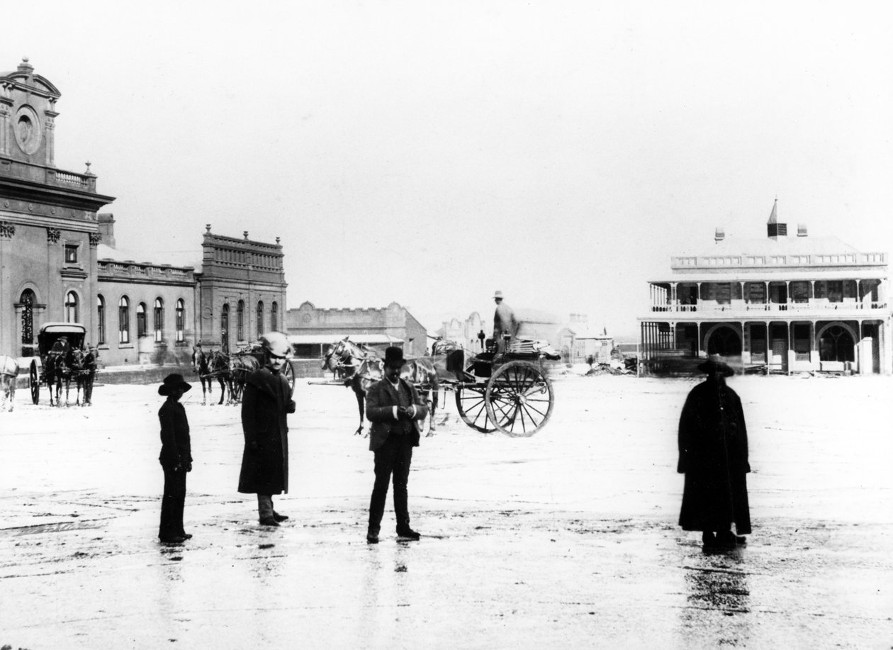 Plaza del mercado, Johannesburgo, c.1895 de South African Photographer