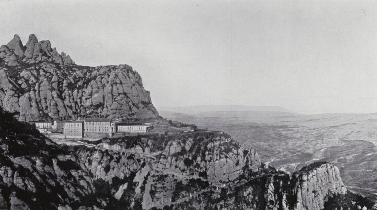 Vista general de Montserrat (foto b/n) de Spanish Photographer