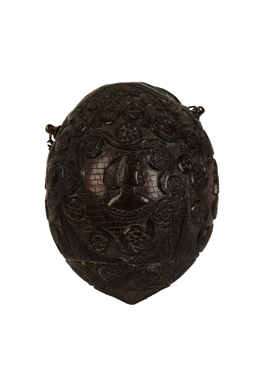 Frasco de polvo de coco tallado, colonial español, c.1800 (coco) de Spanish School