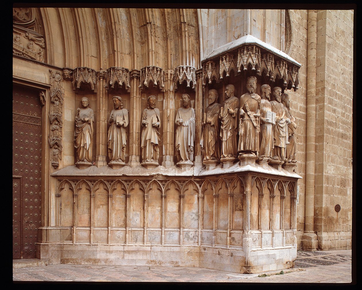 Arte gótico: detalle del portal central de la Catedral de Santa Tecla en Tarragona de Spanish School