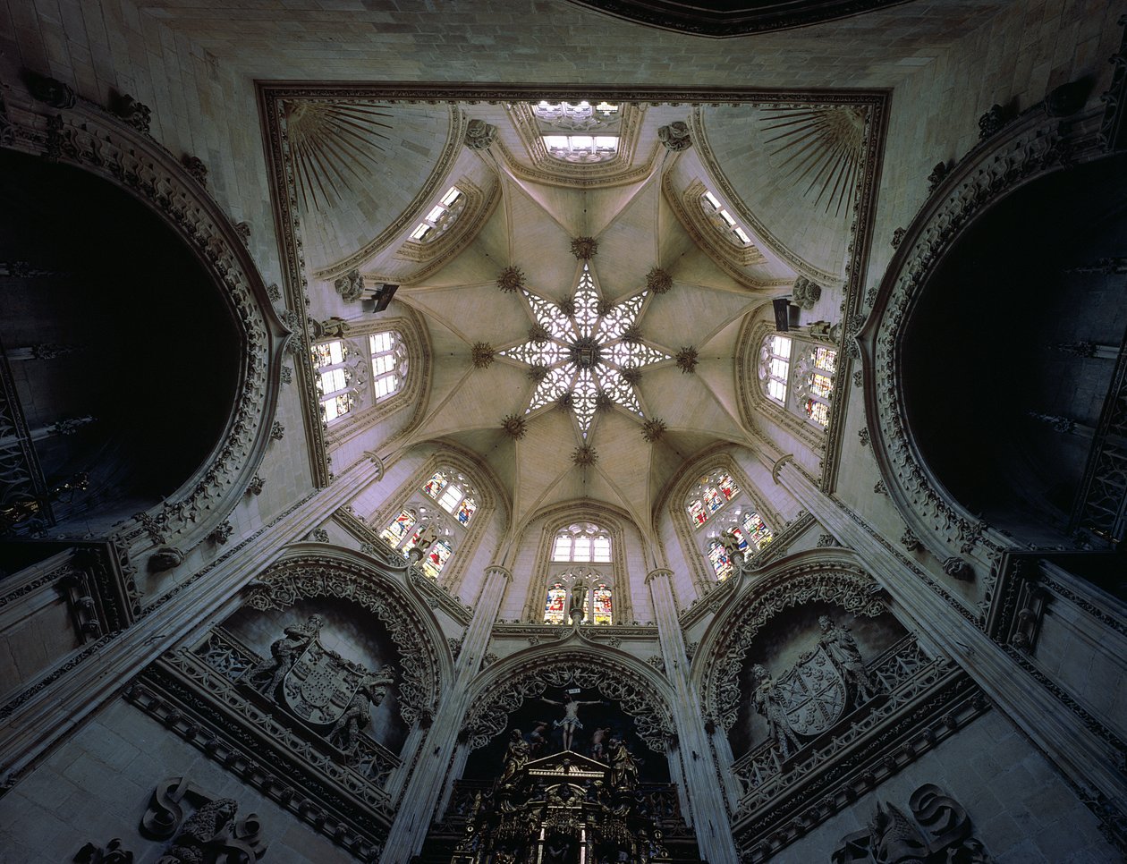 El techo de la Capilla del Condestable, finales del siglo XV de Spanish School