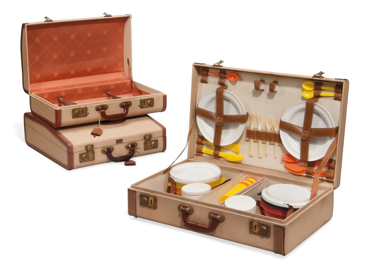 Dos maletas y una cesta de picnic, Loewe, mediados del siglo XX de Spanish School