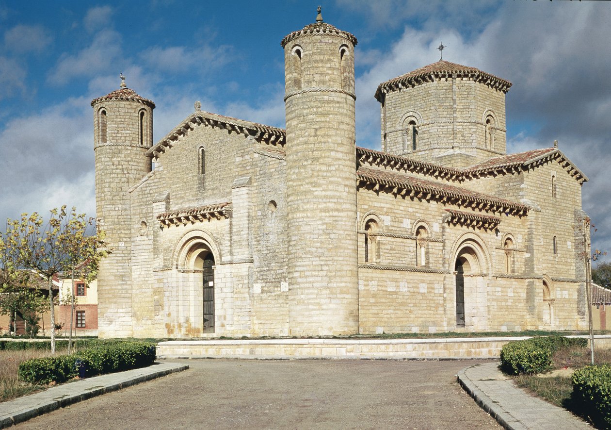 Vista de la Iglesia de San Martín, construida entre 1035-66 de Spanish School
