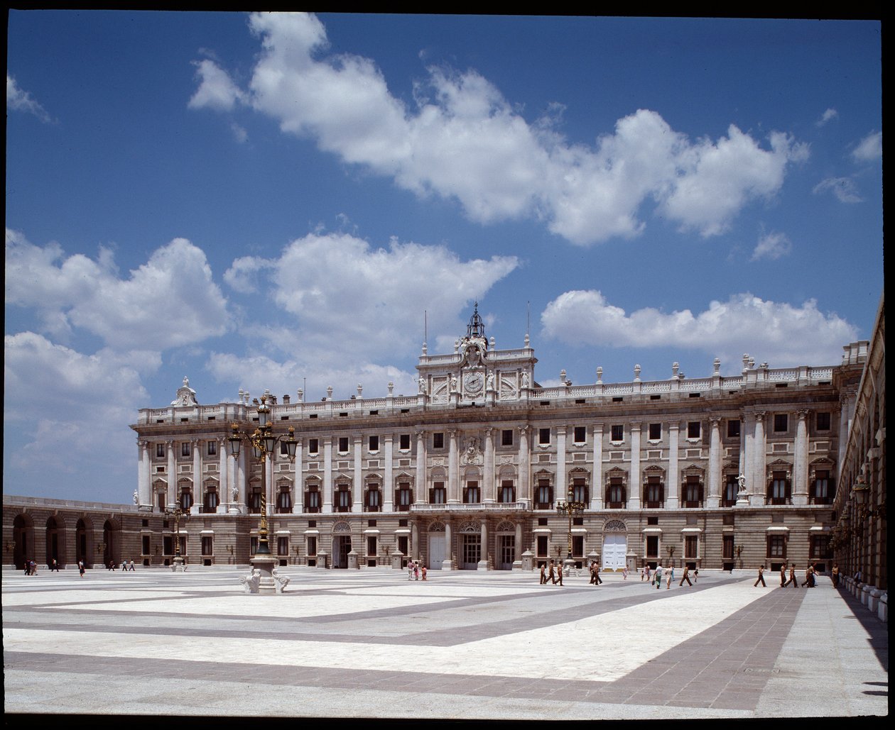 Vista del Palacio Real (1738-1755) (fotografía) de Spanish School