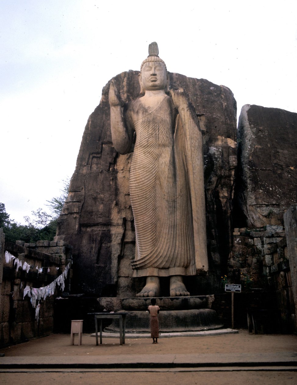 El gran Buda de Avukana. Sri Lanka. Siglo V. de Sri Lankan School