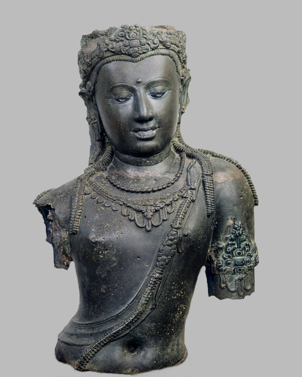Imagen de tamaño natural de Bodhisattva Padmapani, de Chaiya, Tailandia, 775 d.C. de Srivijaya