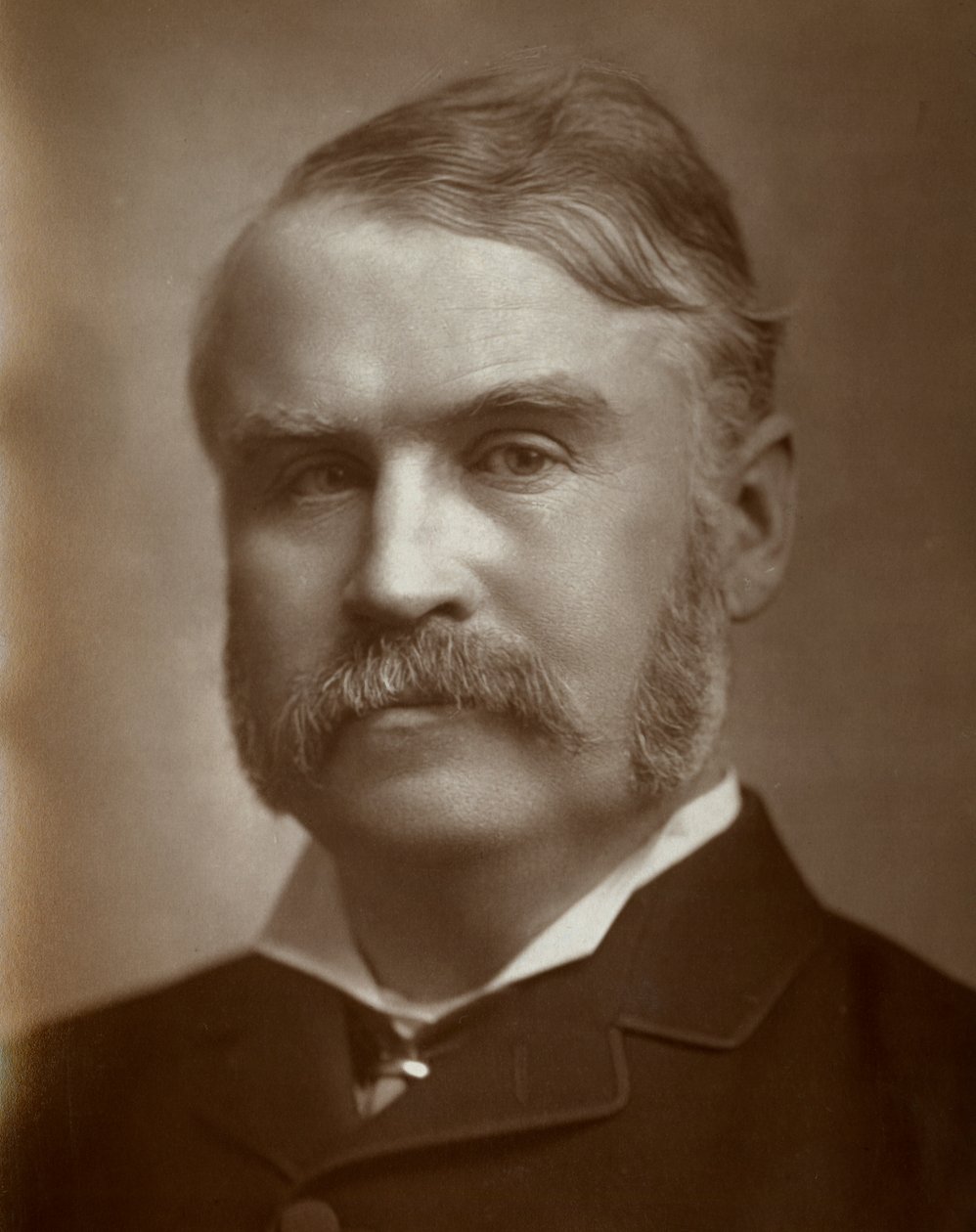 William Schwenck Gilbert, artista británico, libretista, dramaturgo y escritor, 1883 de St James