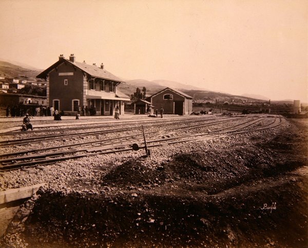 Estación de Mallakah-Zahleh en la línea ferroviaria de Beirut a Damasco de Studio Bonfils