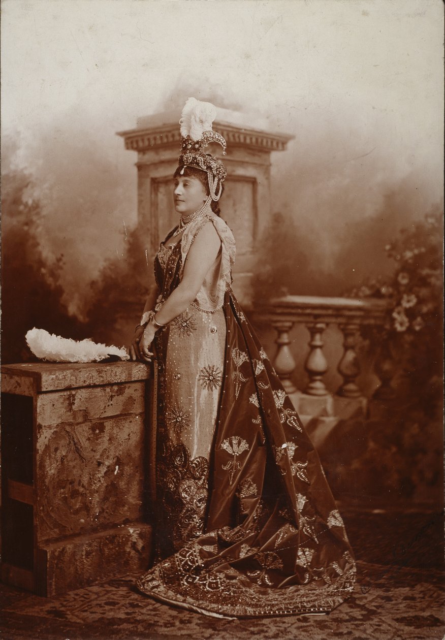 Louise, Duquesa de Devonshire, como Zenobia, Reina de Palmira, El Baile del Jubileo de Diamante de la Duquesa de Devonshire en Devonshire House de Studio Lafayette